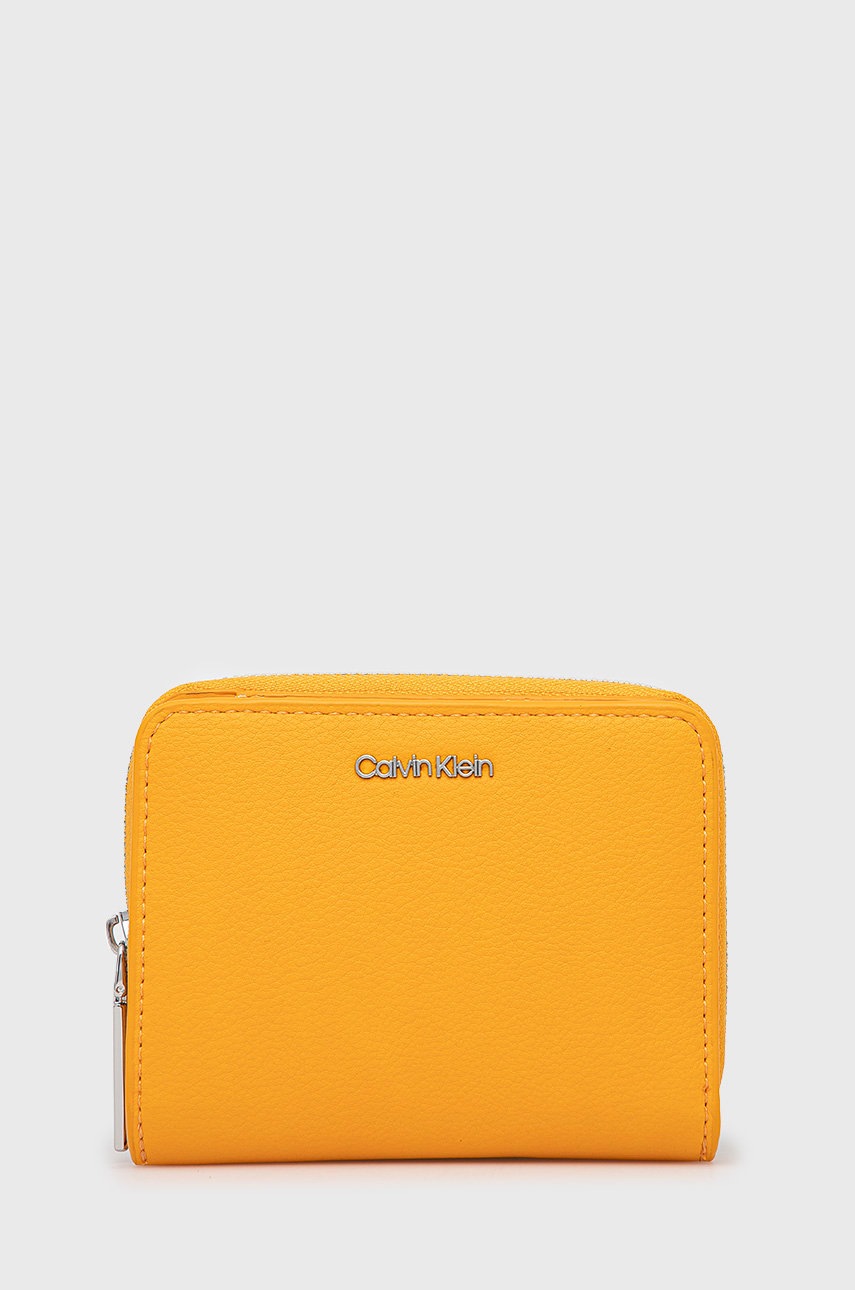 

Портфейл Calvin Klein дамски в оранжево, Оранжев