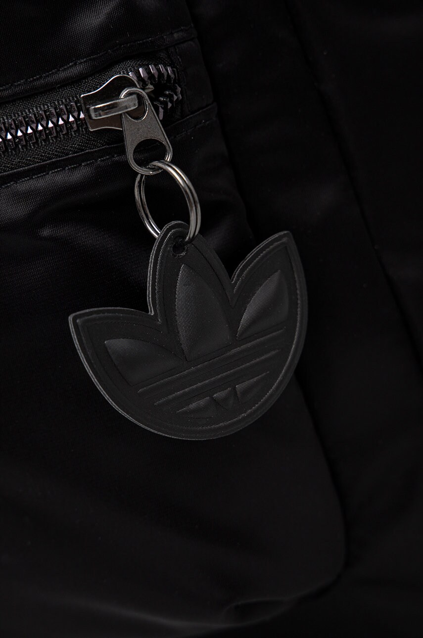 

Рюкзак adidas Originals HD7055 жіночий колір чорний великий з аплікацією