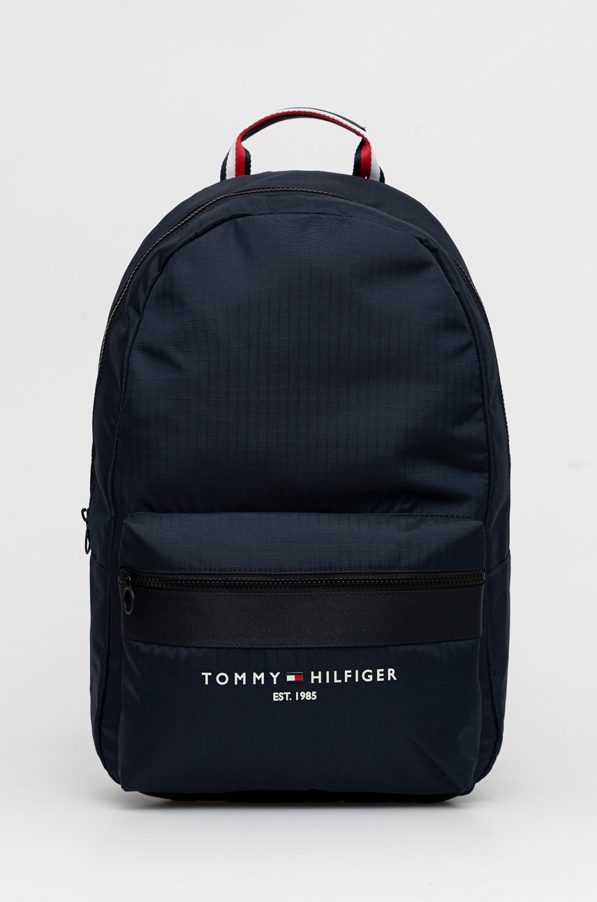 

Раница Tommy Hilfiger мъжка в тъмносиньо голям размер с изчистен дизайн, Тъмносин