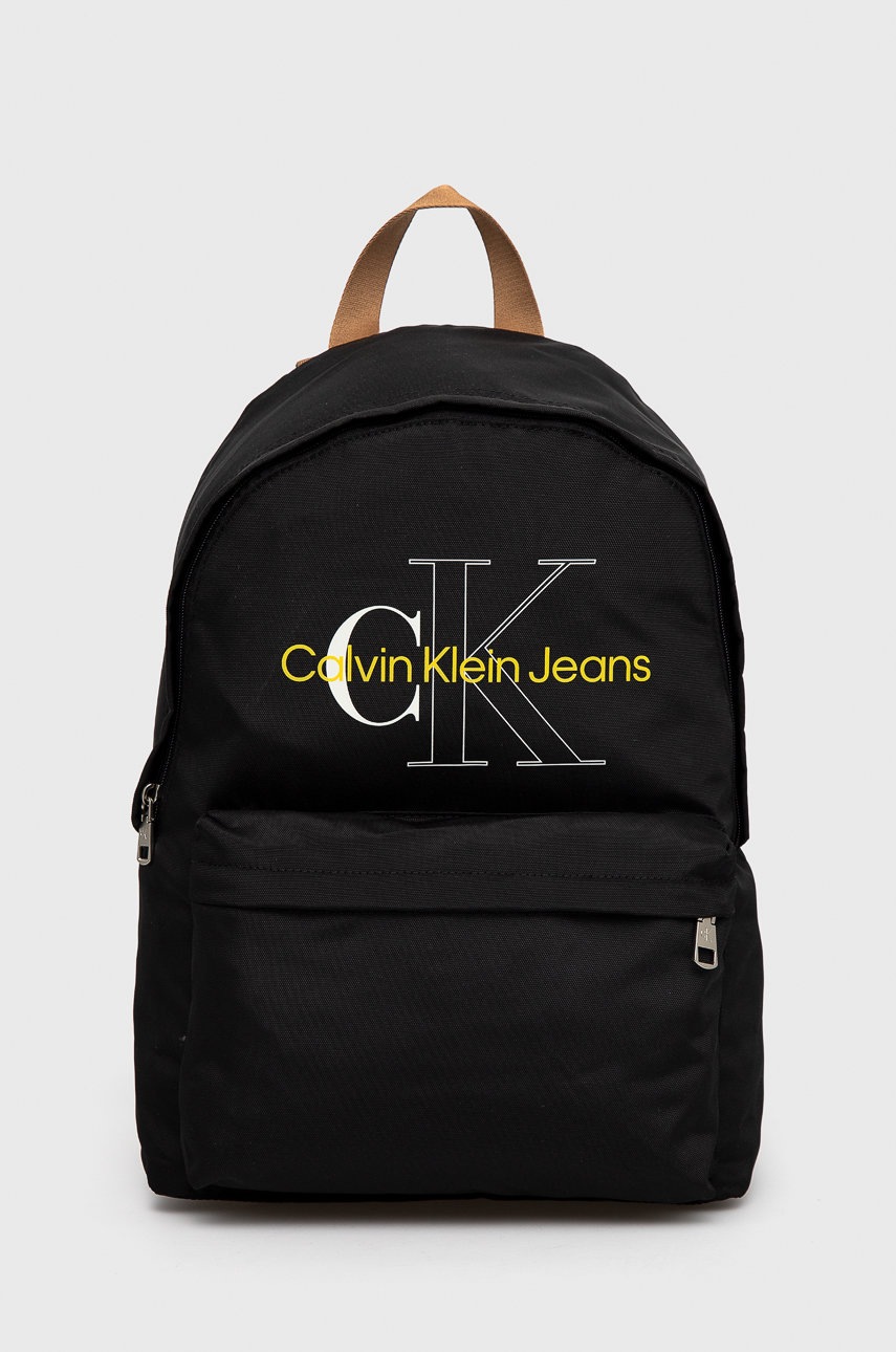 

Раница Calvin Klein Jeans мъжки в черно голям размер с принт, Черен