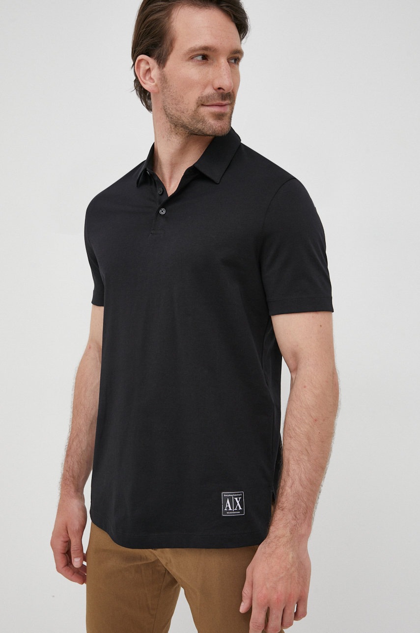

Памучна тениска с яка Armani Exchange в черно с изчистен дизайн, Черен