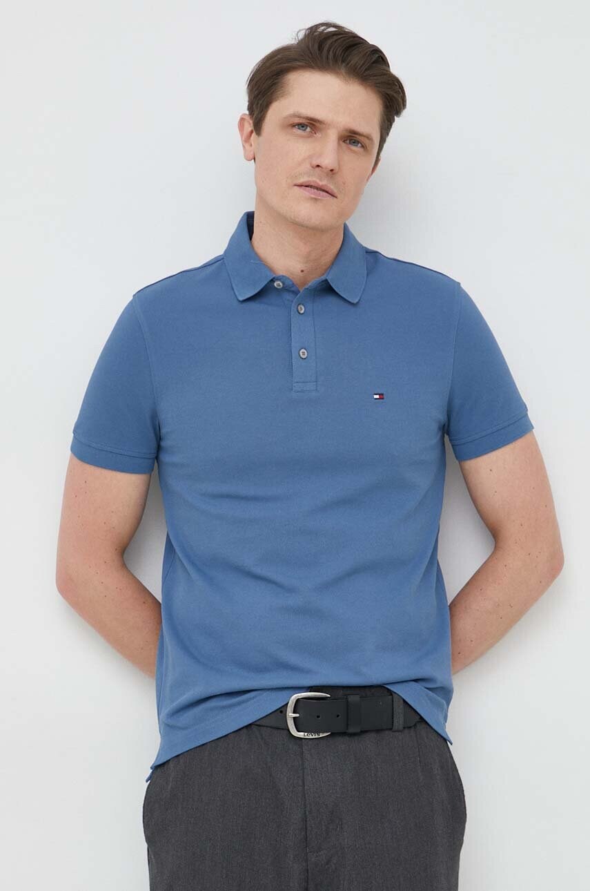 

Поло Tommy Hilfiger чоловіче колір синій однотонне