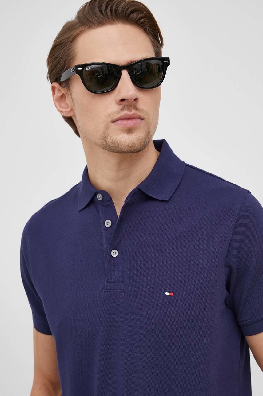 

Памучна тениска с яка Tommy Hilfiger в тъмносиньо с изчистен дизайн, Тъмносин