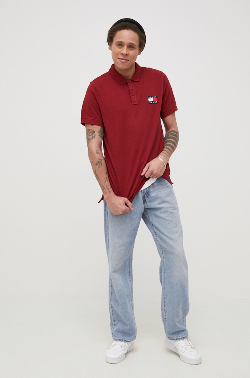 

Бавовняне поло Tommy Jeans колір бордовий гладкий