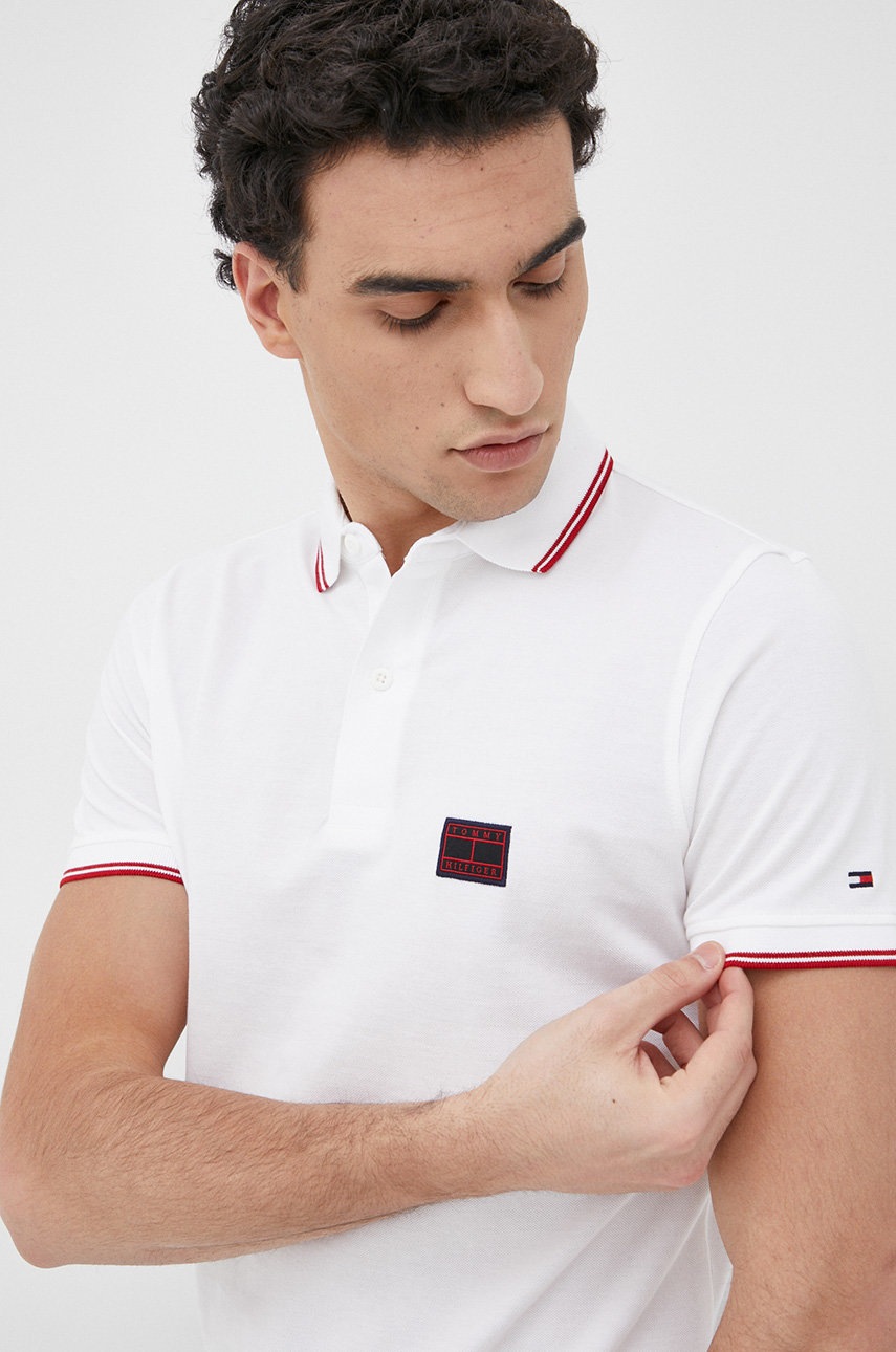 

Памучна тениска с яка Tommy Hilfiger в бяло с изчистен дизайн, Бял