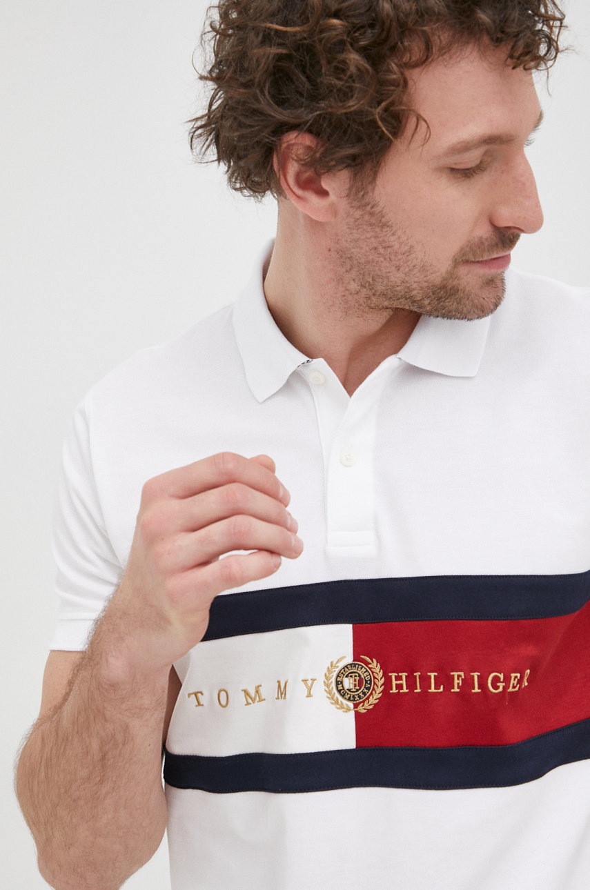 

Памучна тениска с яка Tommy Hilfiger Icon в бяло с апликация, Бял