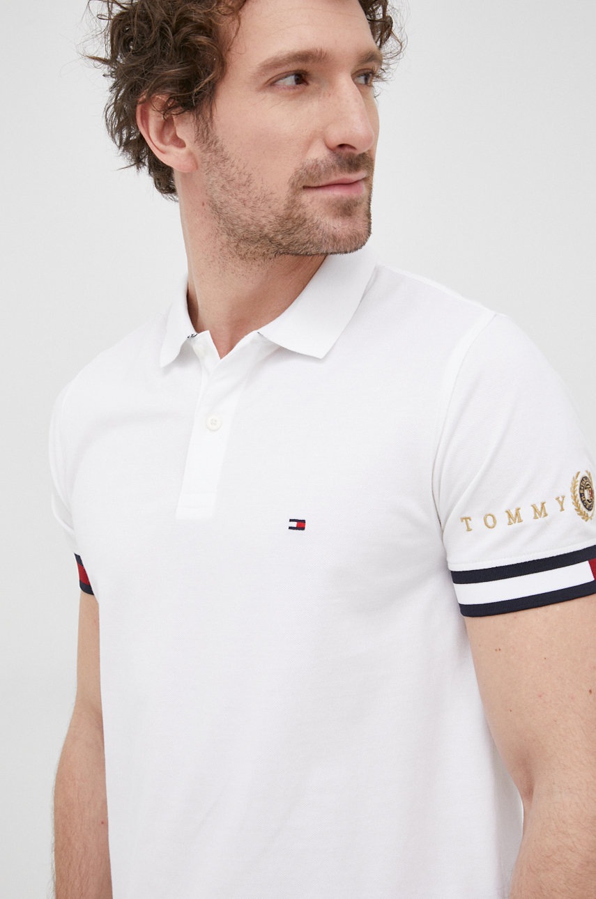 

Памучна тениска с яка Tommy Hilfiger Icon в бяло с апликация, Бял