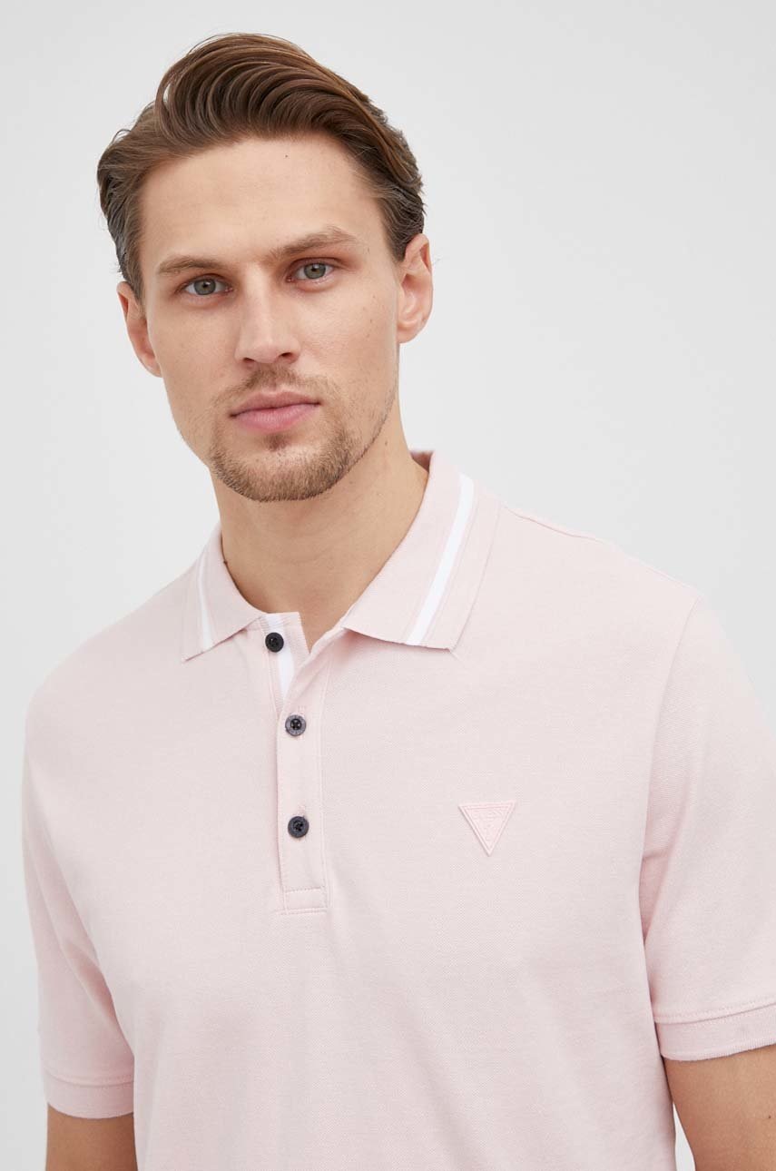 

Тениска с яка Guess мъжки в розово с изчистен дизайн, Розов