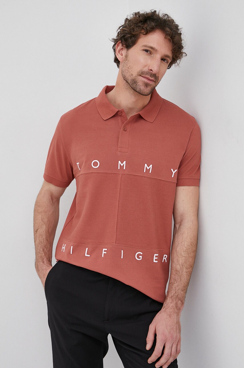 

Памучна тениска с яка Tommy Hilfiger в оранжево с апликация, Оранжев