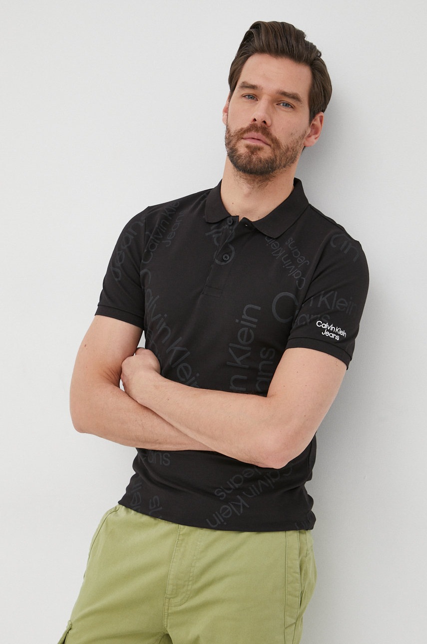 

Тениска с яка Calvin Klein Jeans в черно с десен, Черен