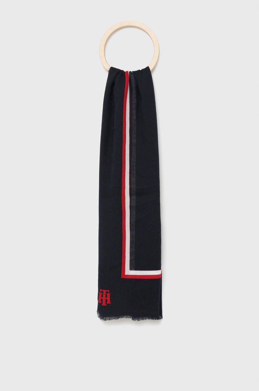 

Тънък шал Tommy Hilfiger дамска в тъмносиньо с десен, Тъмносин