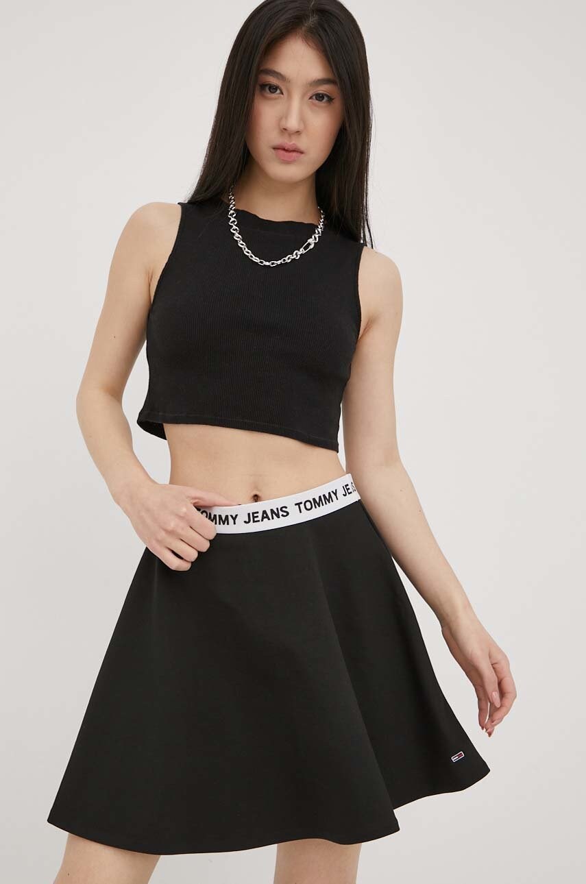 Tommy jeans fusta culoarea negru, mini, evazati