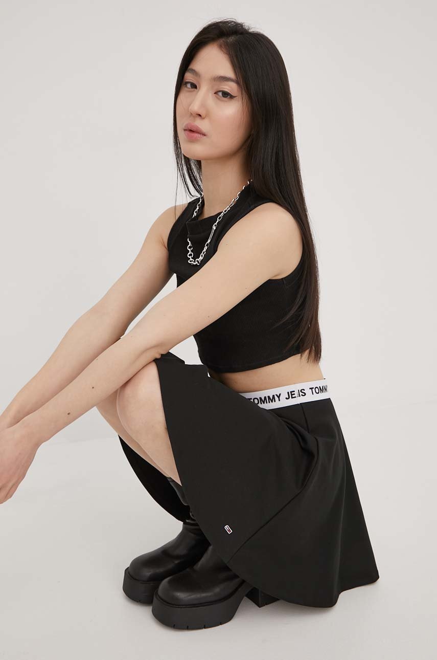 

Юбка Tommy Jeans цвет чёрный mini расклешённая