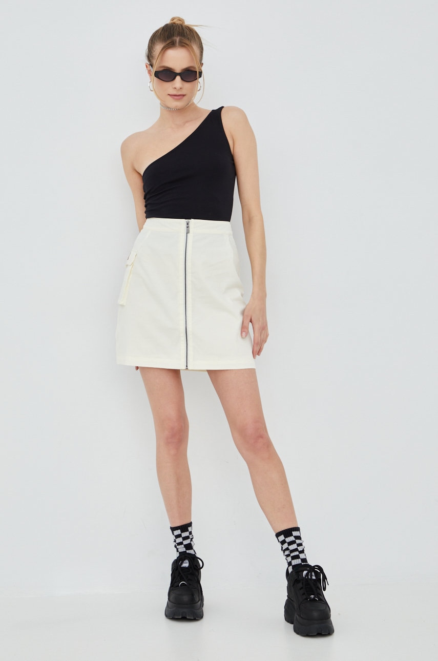 Φούστα Fila χρώμα: μπεζ, φωτογραφία