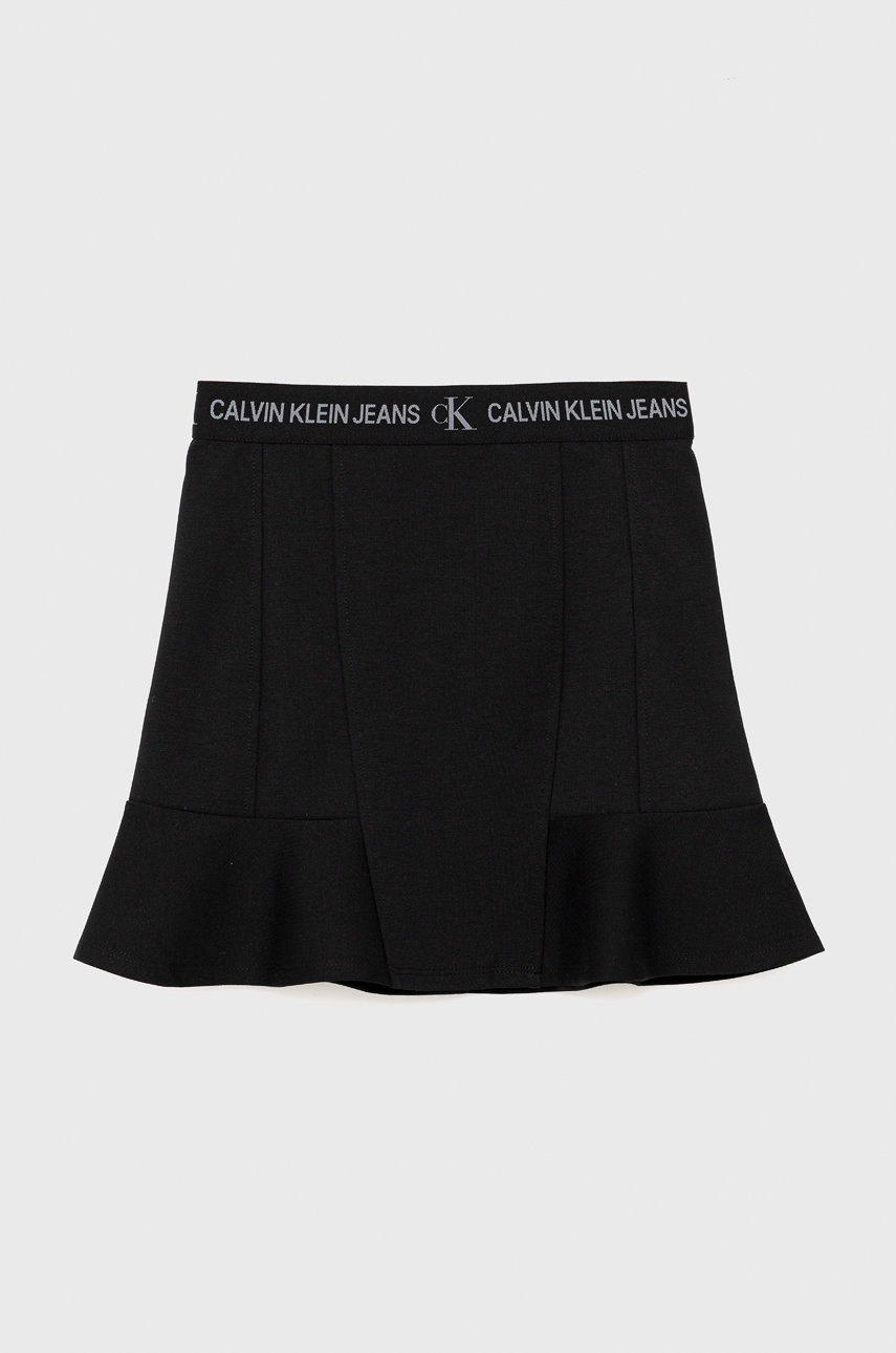 

Детска пола Calvin Klein Jeans в черно къс модел със стандартна кройка, Черен