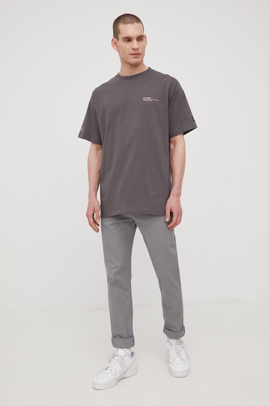 

Брюки Lee Slim Chino Steel Grey мужские цвет серый фасон chinos