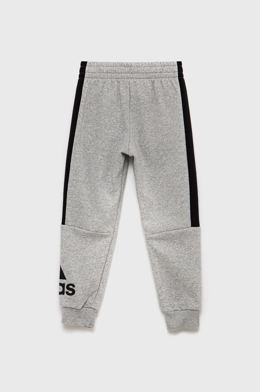 

Детские брюки adidas Performance HC5656 цвет серый с принтом