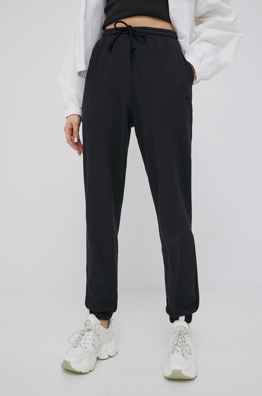 Adidas originals pantaloni trefoil moments femei, culoarea negru, neted