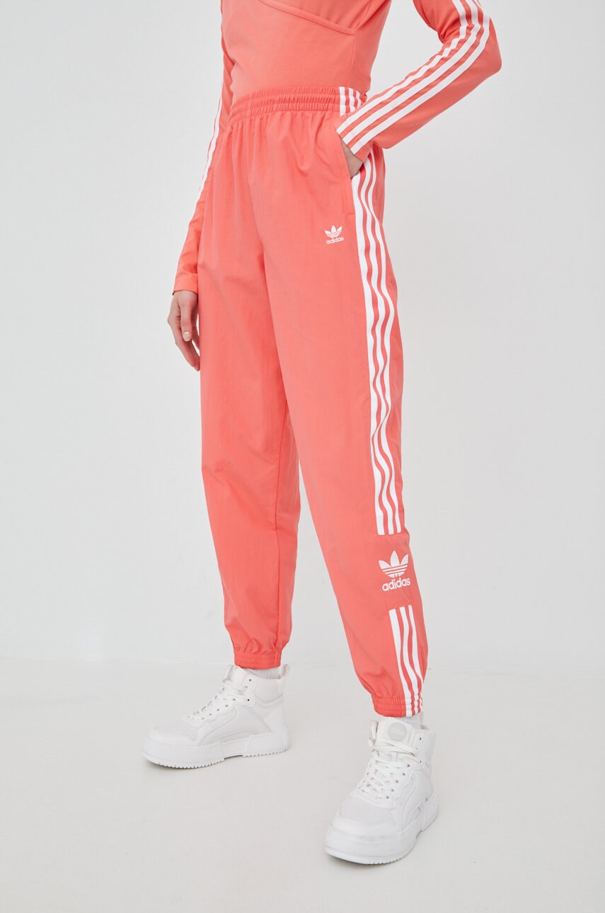 

Спортивні штани adidas Originals Adicolor HF7459 жіночі колір рожевий з аплікацією
