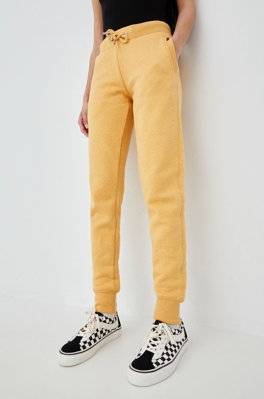 Superdry pantaloni de trening femei, culoarea galben, melanj 2023 ❤️ Pret Super answear imagine noua 2022