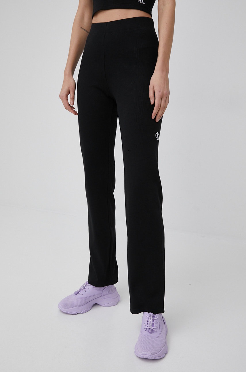 

Панталони Calvin Klein Jeans дамско в черно, Черен