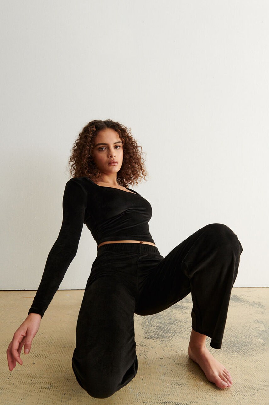 Undiz pantaloni de trening femei, culoarea negru, neted