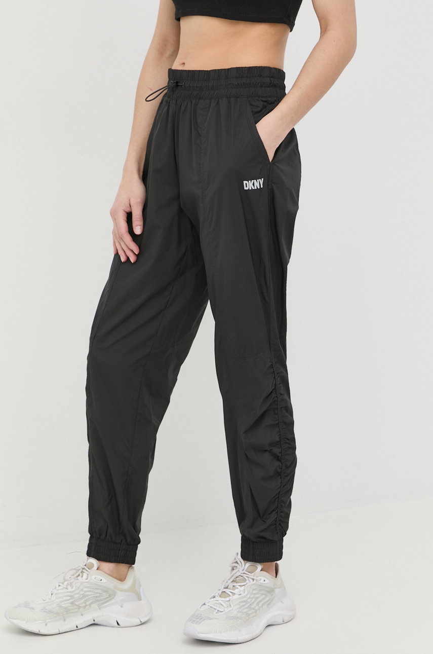 

Спортен панталон Dkny в черно с принт, Черен