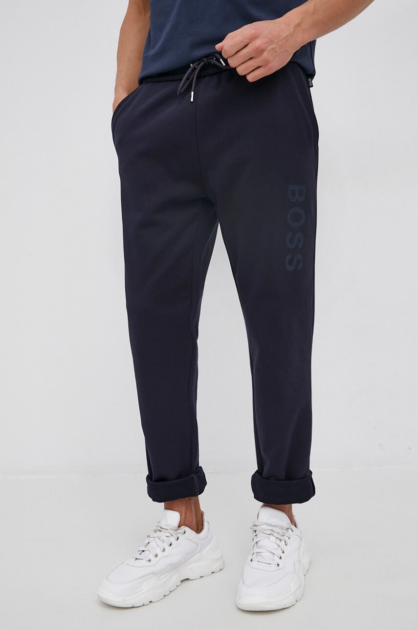 Boss pantaloni de bumbac bărbați, culoarea albastru marin, cu imprimeu