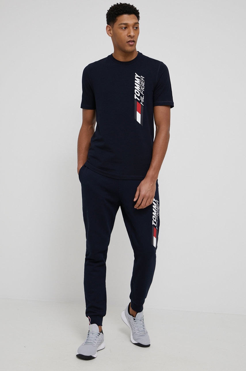 

Памучен панталон Tommy Hilfiger мъжки в тъмносиньо с принт, Тъмносин