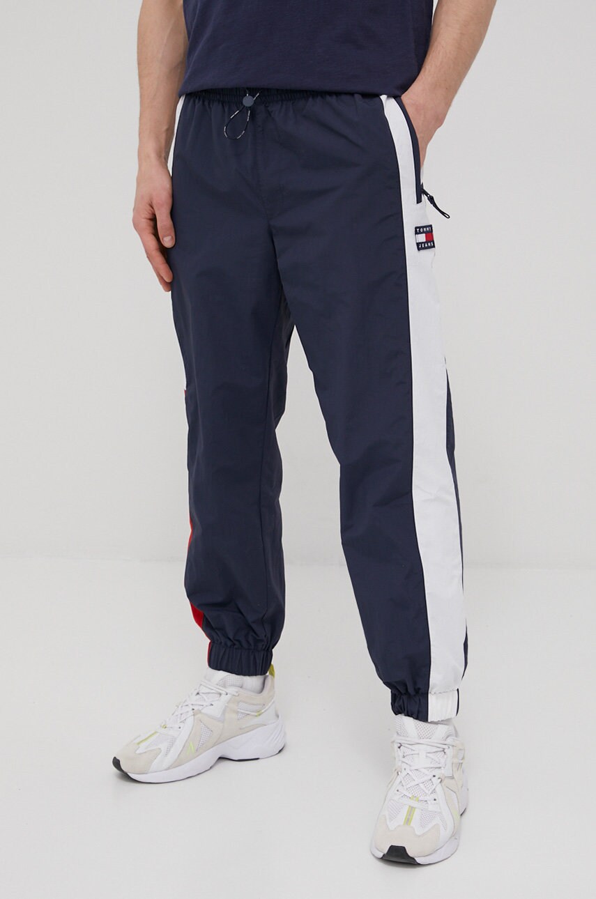 

Штани Tommy Jeans чоловічі колір синій візерунок