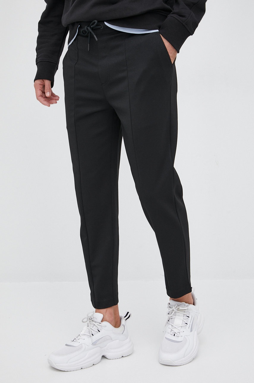 

Панталони Calvin Klein Jeans мъжко в черно със стандартна кройка, Черен