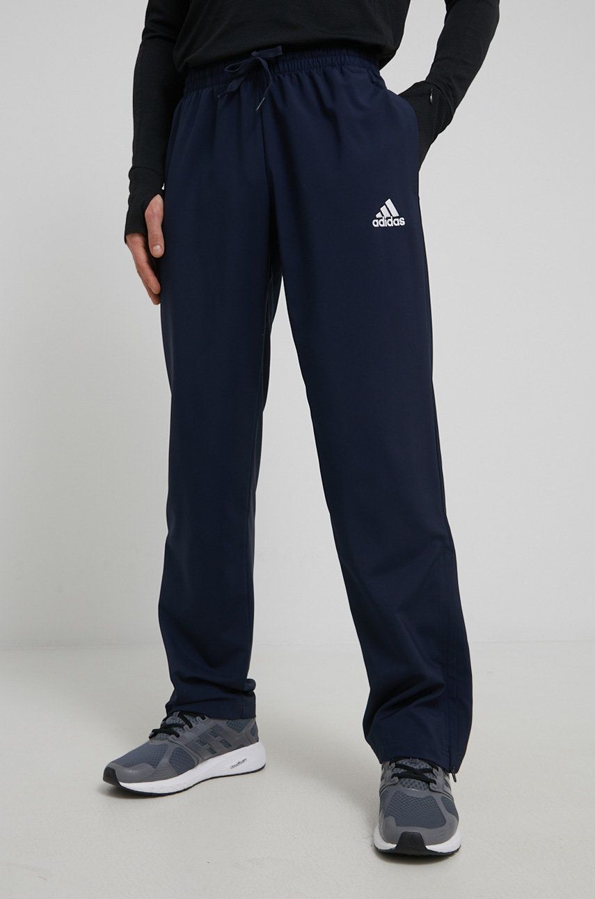 Kalhoty adidas GK9250 pánské, tmavomodrá barva, s potiskem - námořnická modř -  100% Recyklovan