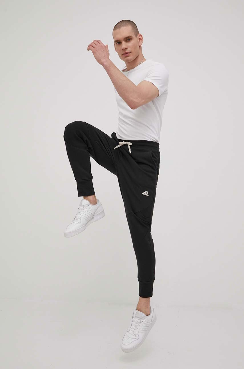 

Штани adidas Performance HB6587 чоловічі колір чорний однотонні