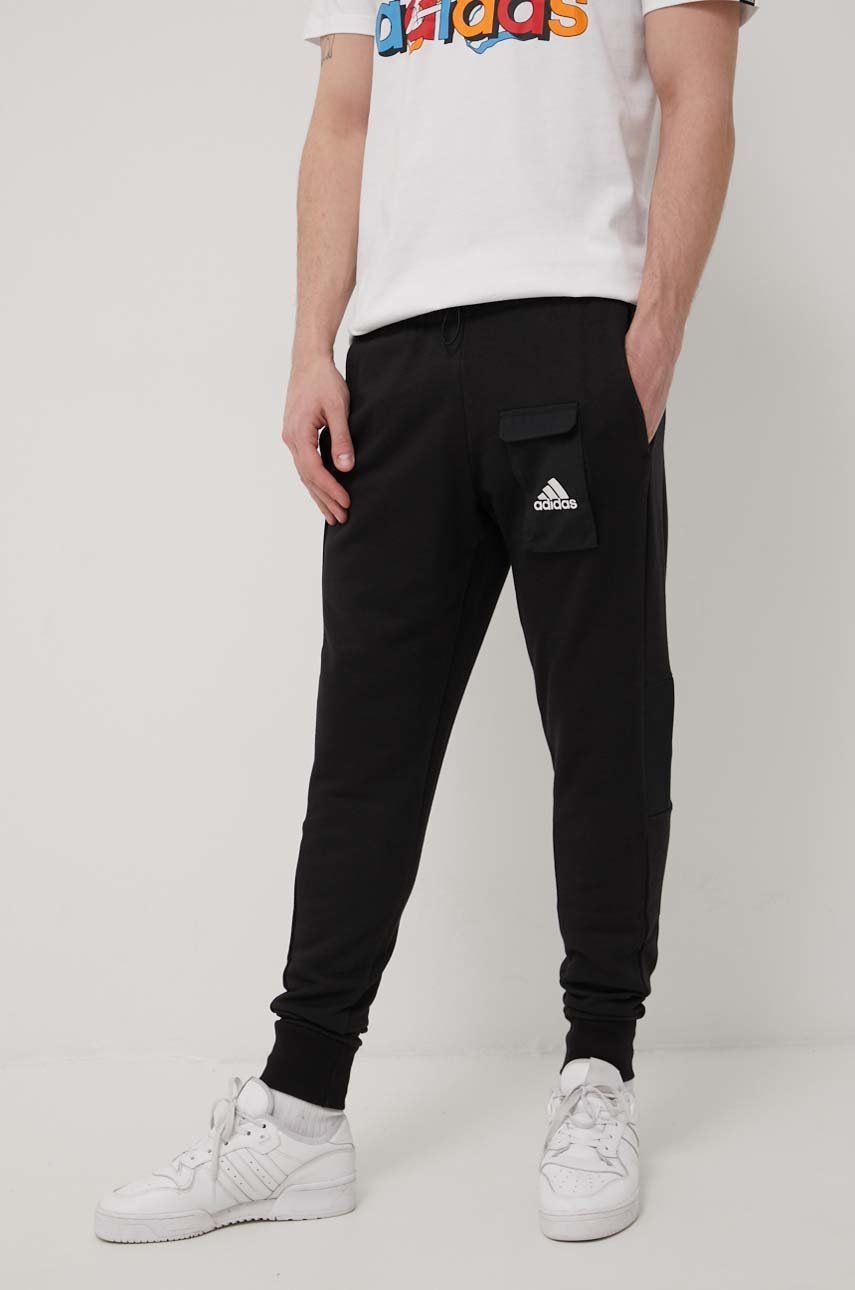 

Брюки adidas мужские цвет чёрный с аппликацией