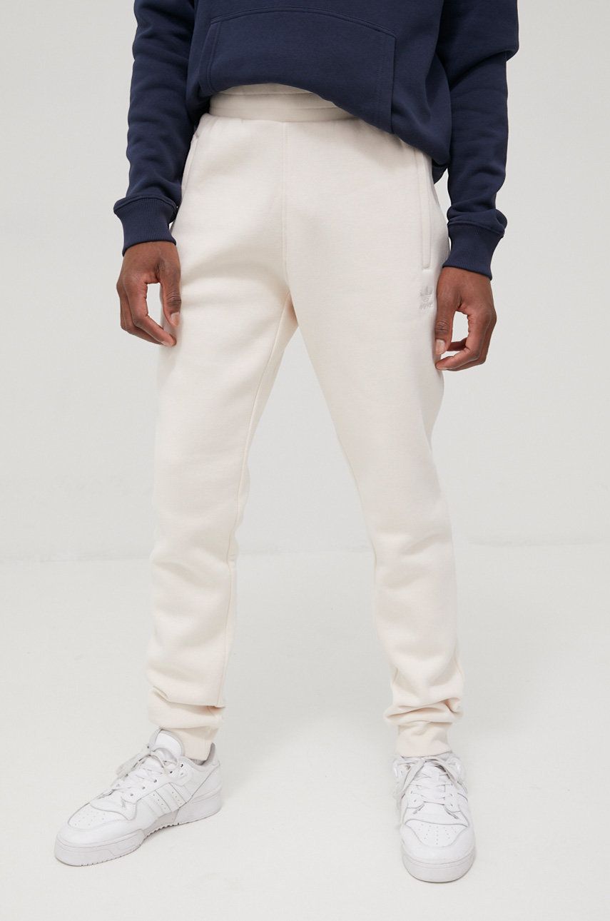 adidas Originals pantaloni Adicolor HE9410 barbati, culoarea bej, neted HE9410-WONWHI