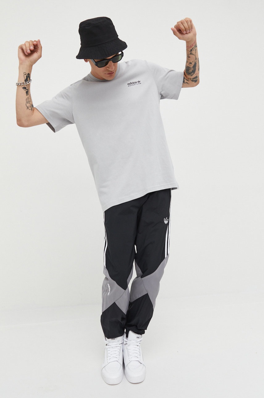 

Спортивні штани adidas Originals чоловічі колір чорний візерунок