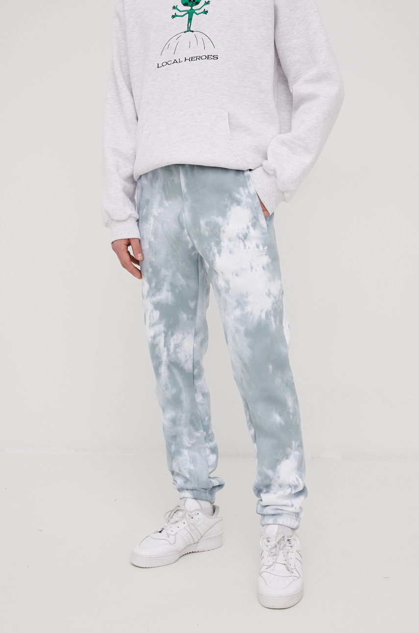

Спортен панталон adidas Originals Adicolor HE9439 мъжки с десен, Син