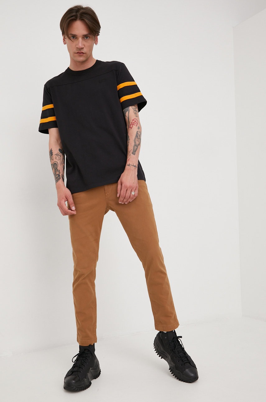 

Брюки Superdry мужские цвет коричневый фасон chinos
