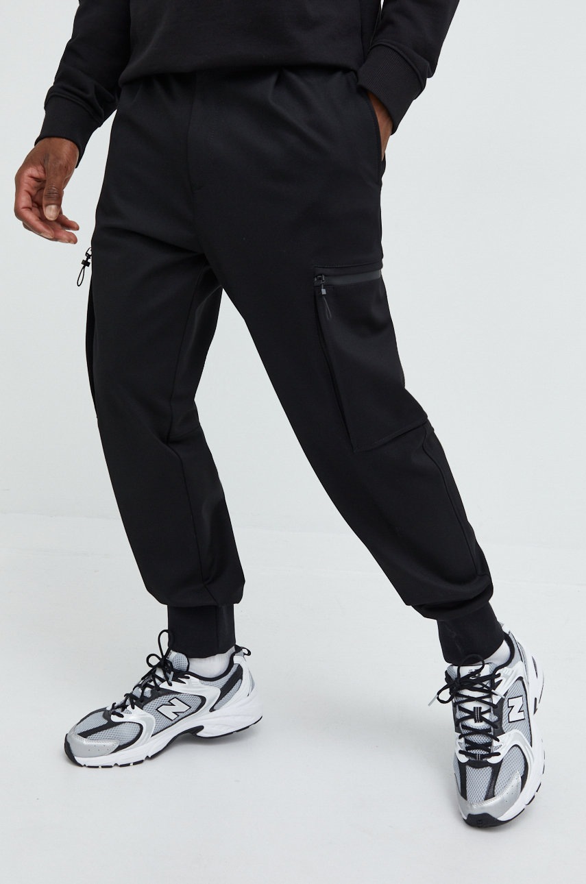 

Панталони HUGO в черно, Черен