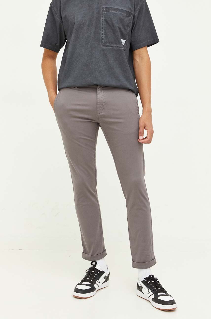 Kalhoty HUGO pánské, šedá barva, přiléhavé - šedá -  Hlavní materiál: 98 % Bavlna