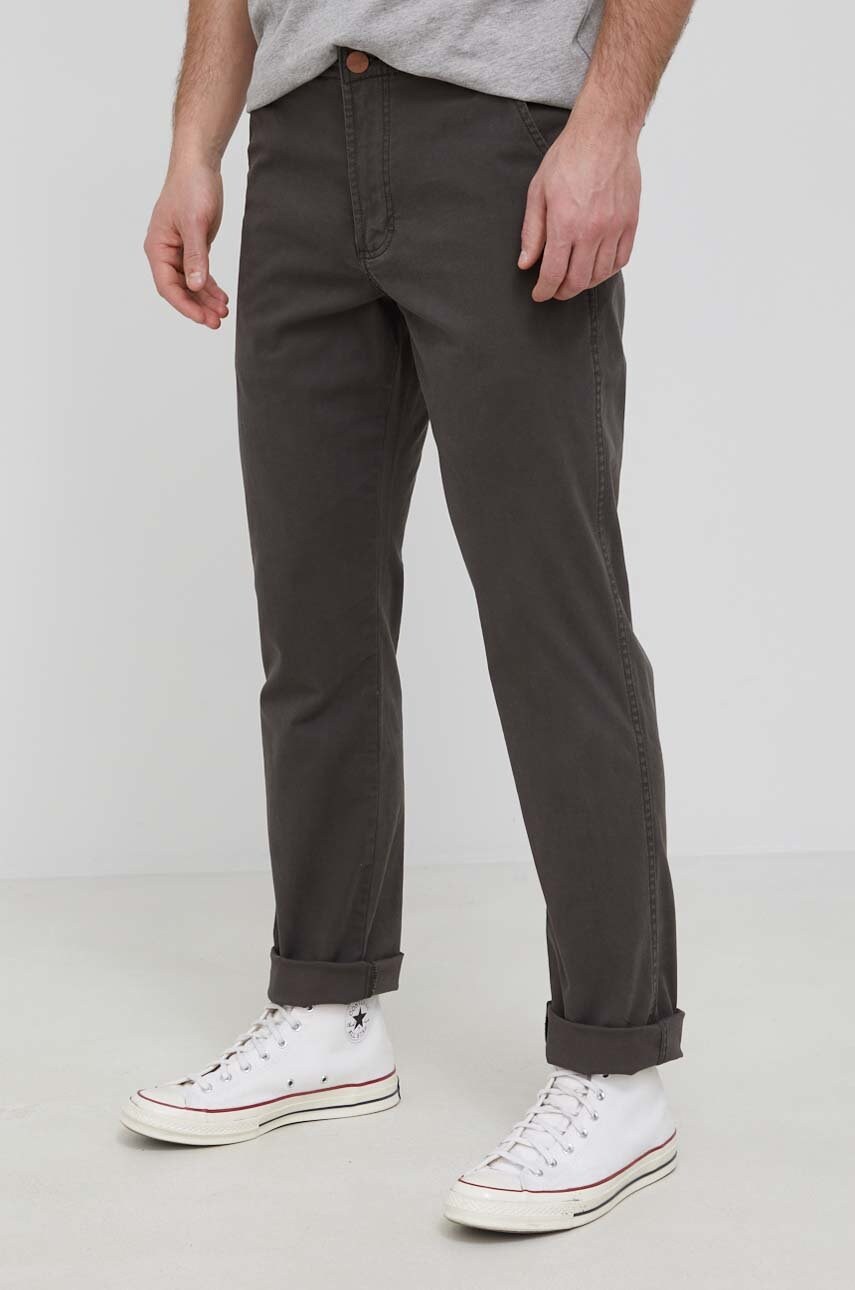 Wrangler pantaloni barbati, culoarea gri, cu fason chinos