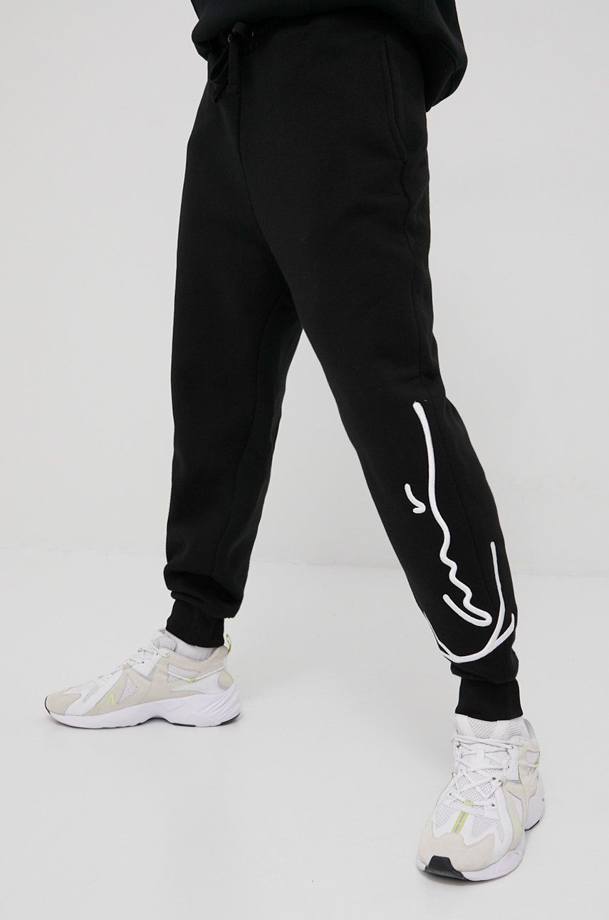 Karl Kani pantaloni barbati, culoarea negru, cu imprimeu answear.ro imagine noua