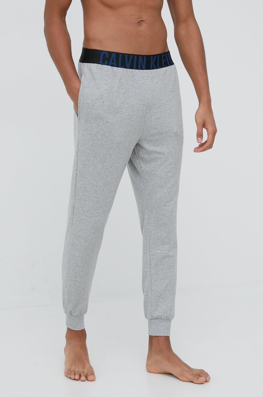 

Спортен панталон Calvin Klein Underwear мъжко в сиво с изчистен дизайн, Сив