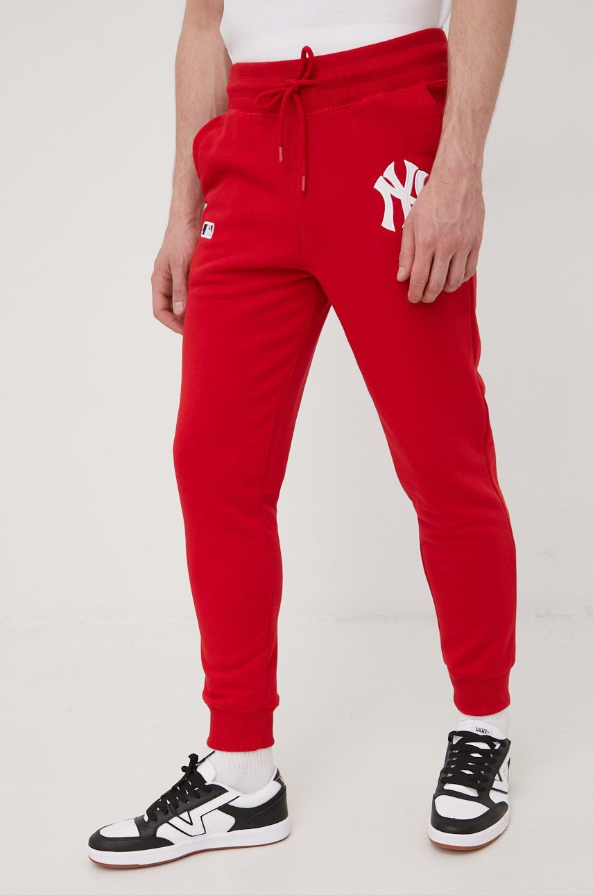 47brand spodnie dresowe MLB New York Yankees męskie kolor czerwony z aplikacją