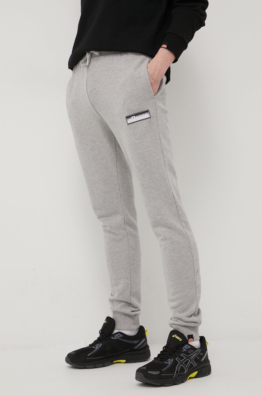 

Панталони Ellesse мъжко в сиво с апликация, Сив