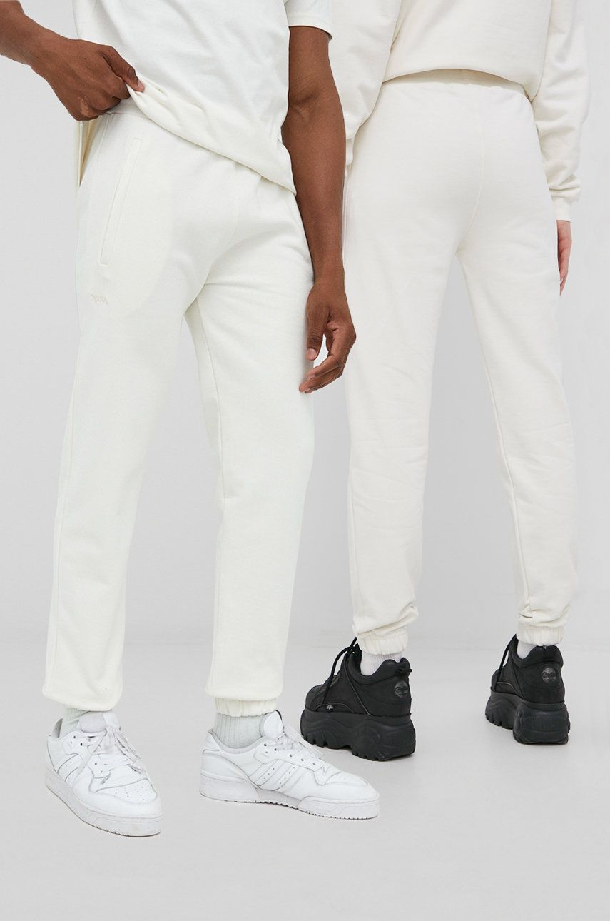 Arkk Copenhagen pantaloni de trening culoarea alb, neted Alb imagine noua