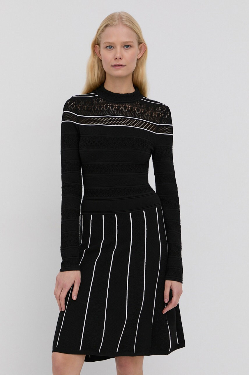 Hugo rochie culoarea negru, mini, evazata