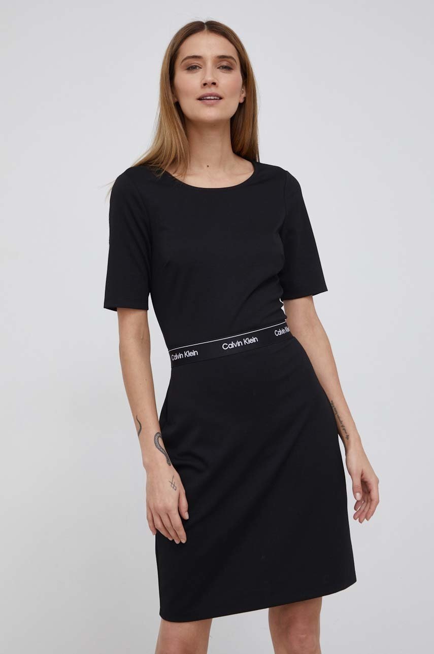 

Платье Calvin Klein цвет чёрный mini расклешённая