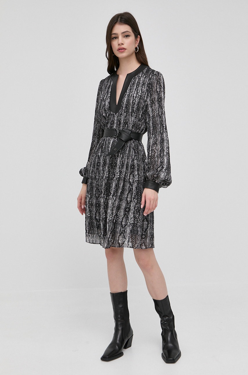 

Сукня Guess колір чорний mini пряма