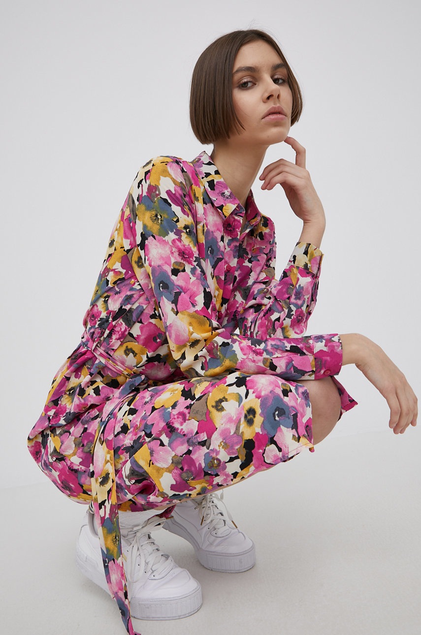

Рокля Vero Moda в розово къс модел със стандартна кройка, Розов
